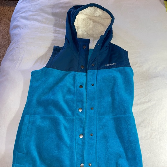 Columbia hooded fleece vest snap up - Picture 5 of 8